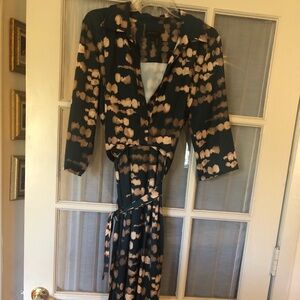 Donna Karan Blue and Tan Patterned Garment